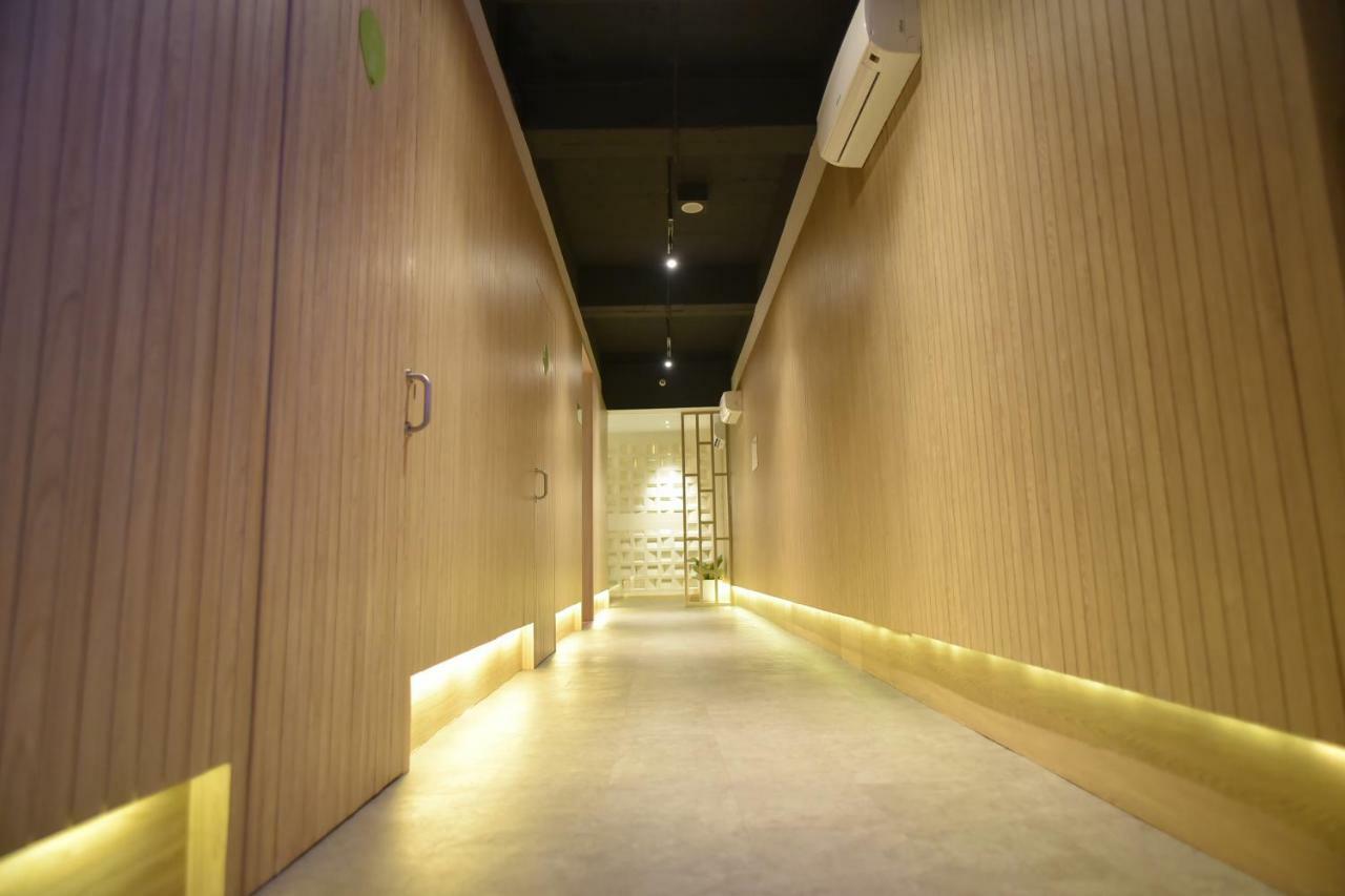 Whiz Capsule Hotel Thamrin Jakarta Luaran gambar
